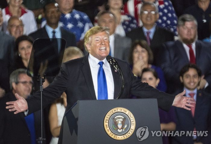 트럼프 "과이도 편에 서지않으면 다 잃을것" 베네수 군부에 경고(종합)
