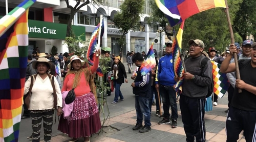 [르포] 도심에서 다이너마이트가 '쾅'…전쟁터 같은 혼돈의 볼리비아