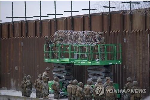 美국방부, 멕시코 국경에 군인 수천명 추가 파병키로