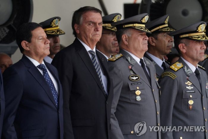 재선 실패 브라질 보우소나루, 관행 깨고 룰라 취임식 불참하나