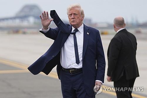 트럼프 "美군함·상선, 파나마·수에즈운하 무료통행해야"