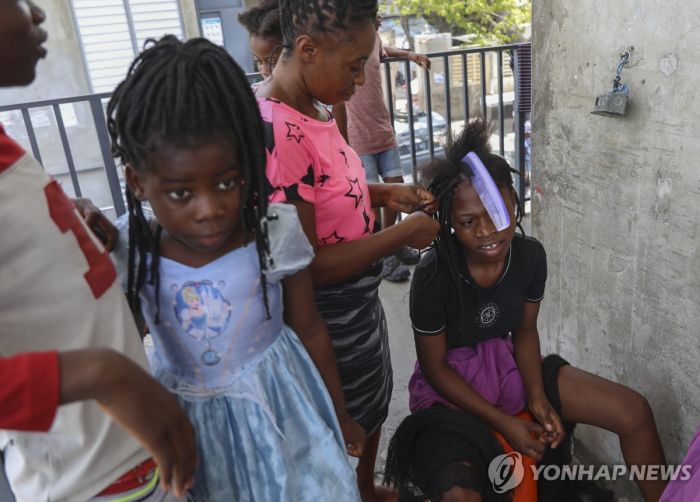 "아이티 어린이 1주일에 5명꼴 사망·부상"…치안 회복 '먼길'