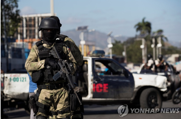 아이티서 불법 무기 소지 혐의 체포 외국인들 美로 출국