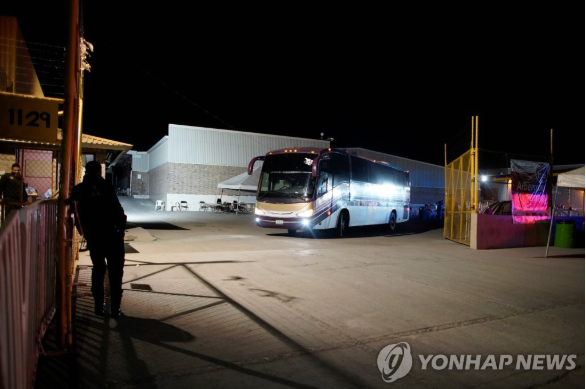 멕시코 중북부 임시 이민자 쉼터 폐쇄…갱단원 25명 추방