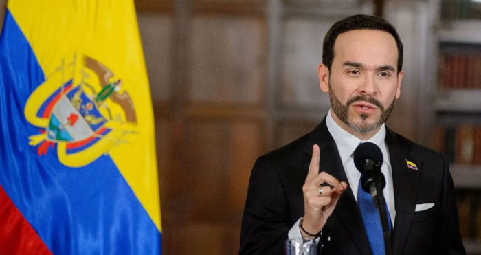 Colombia's new president approves extradition of r…