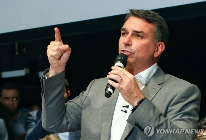 브라질 검찰 "보우소나루 부자 면회 허용해야"