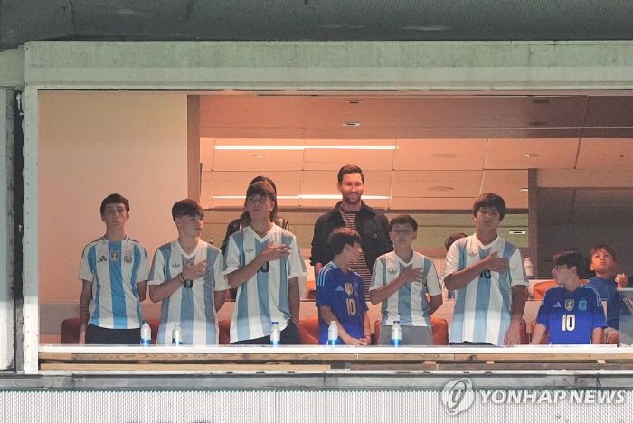 '축구의 신' 메시도 '노쇼 논란'…계약위반·사기혐의로 피소