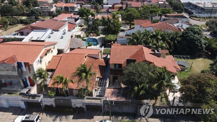 '인터폴 수배' 우루과이 마약사범, 버젓이 지역 축구선수로 뛰어