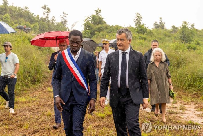 佛, 빠삐용 무대 '프랑스령 기아나'에 특급보안 교도소 건설