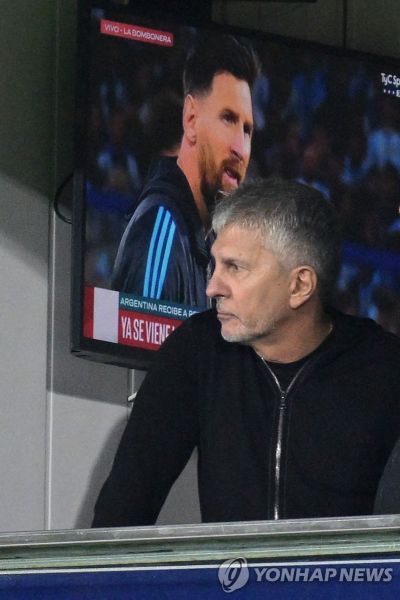 메시, 장문의 '사부곡'…"아빠 없이 축구 더 오래할 수 있을까"