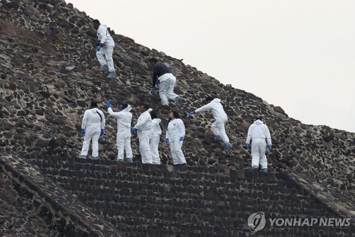 멕시코 고대피라미드 유적지서 총기 난사…외국인 7명 사상