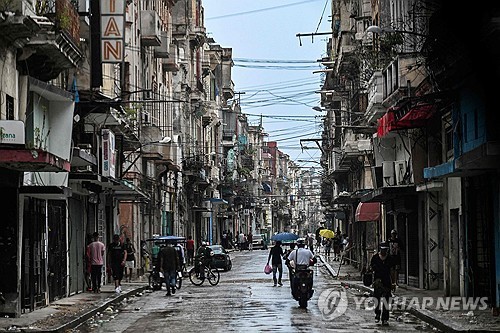 美, 에너지난 쿠바 더 옥죄기…연료수입·해운업체 제재