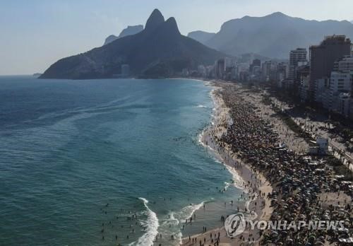 브라질 코로나 신규 확진 1만명으로 줄어…하루 사망 200명대