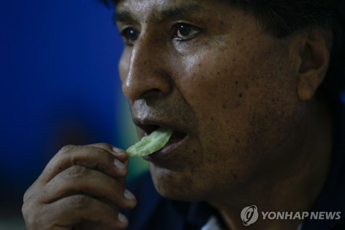 볼리비아 권력다툼에 민초 고통…장병 200명 인질로 붙잡히기도