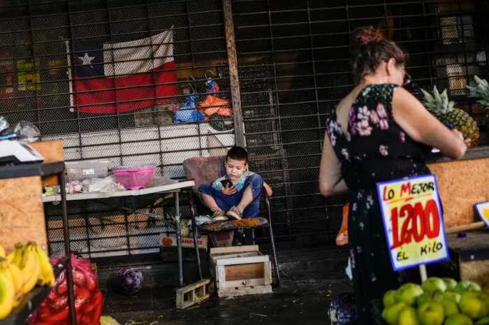 Chile estudia prohibir el uso de redes sociales a …