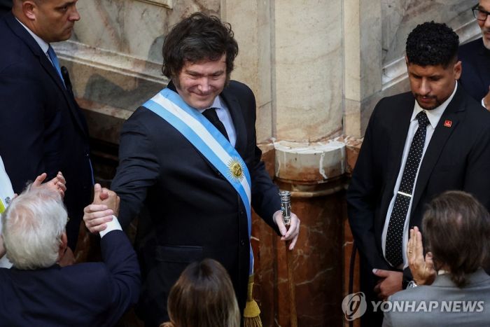 "과학·기술, 위기에"…68명의 노벨상 수상자 밀레이에 서한