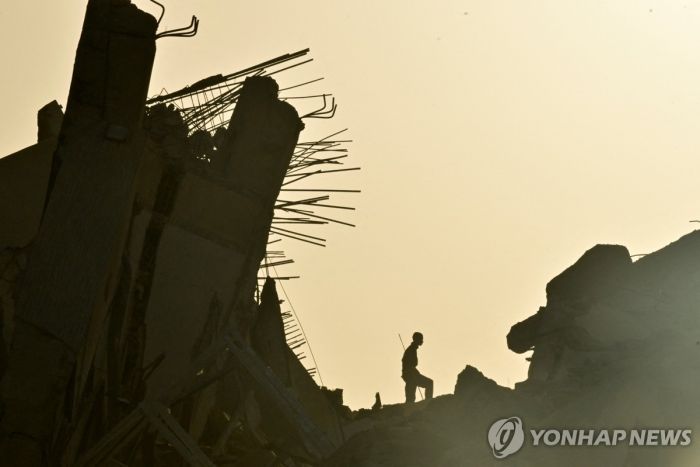 "동일본대지진보다 더 흔들렸다…베네수엘라 韓대사관도 파손"