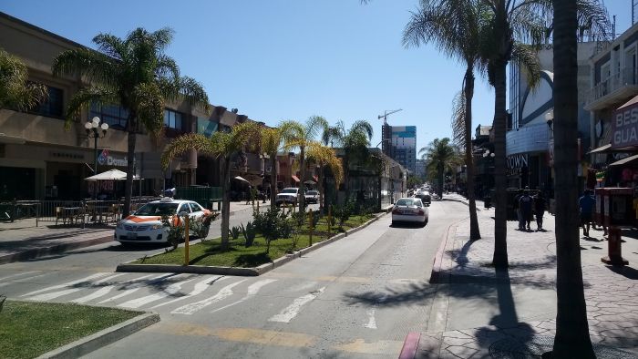 Avenida_Revolucion_Tijuana_(Centro_Historico)_(8).jpg
