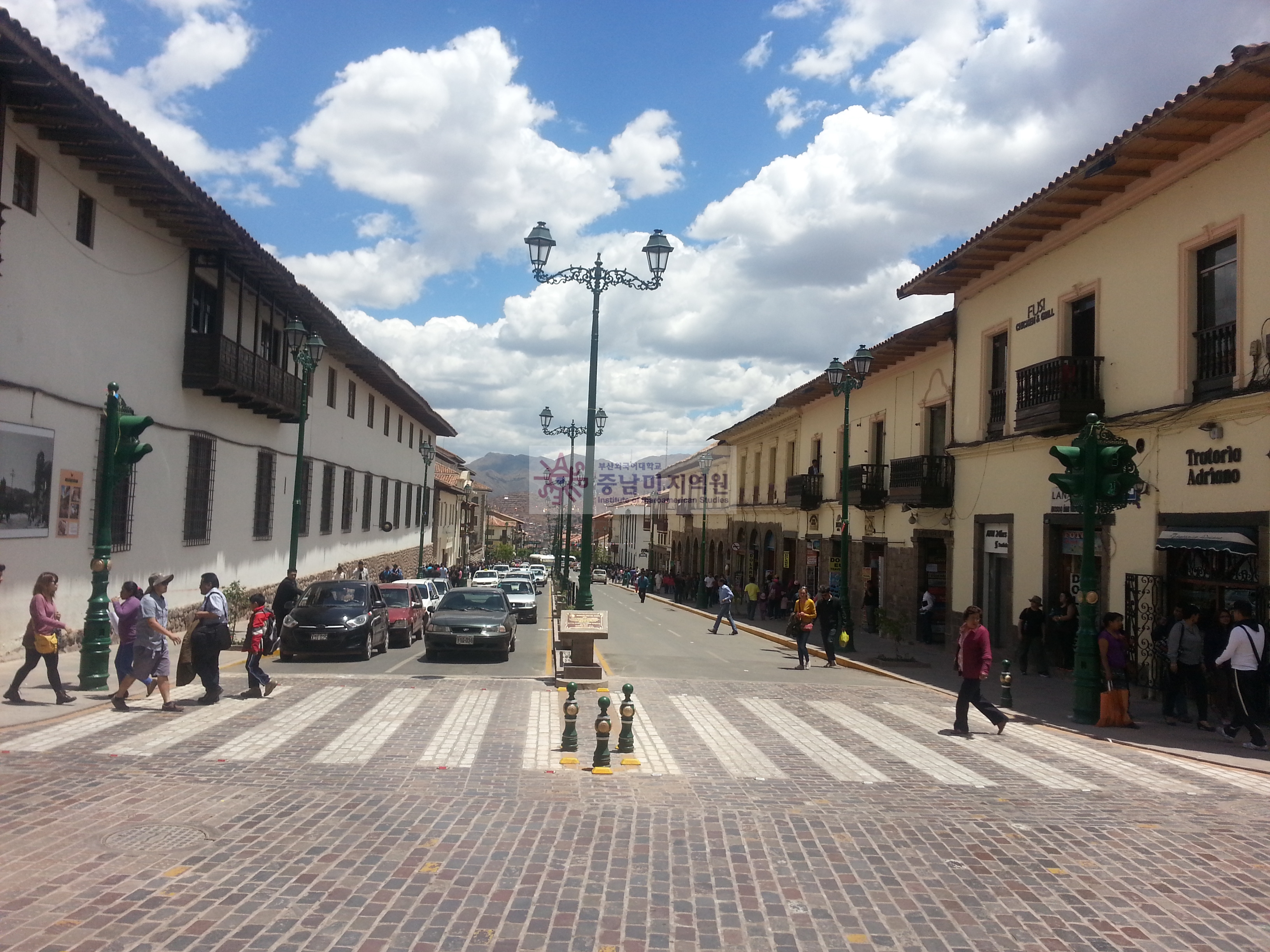 Av._El_Sol,_Cusco_(6)_.jpg