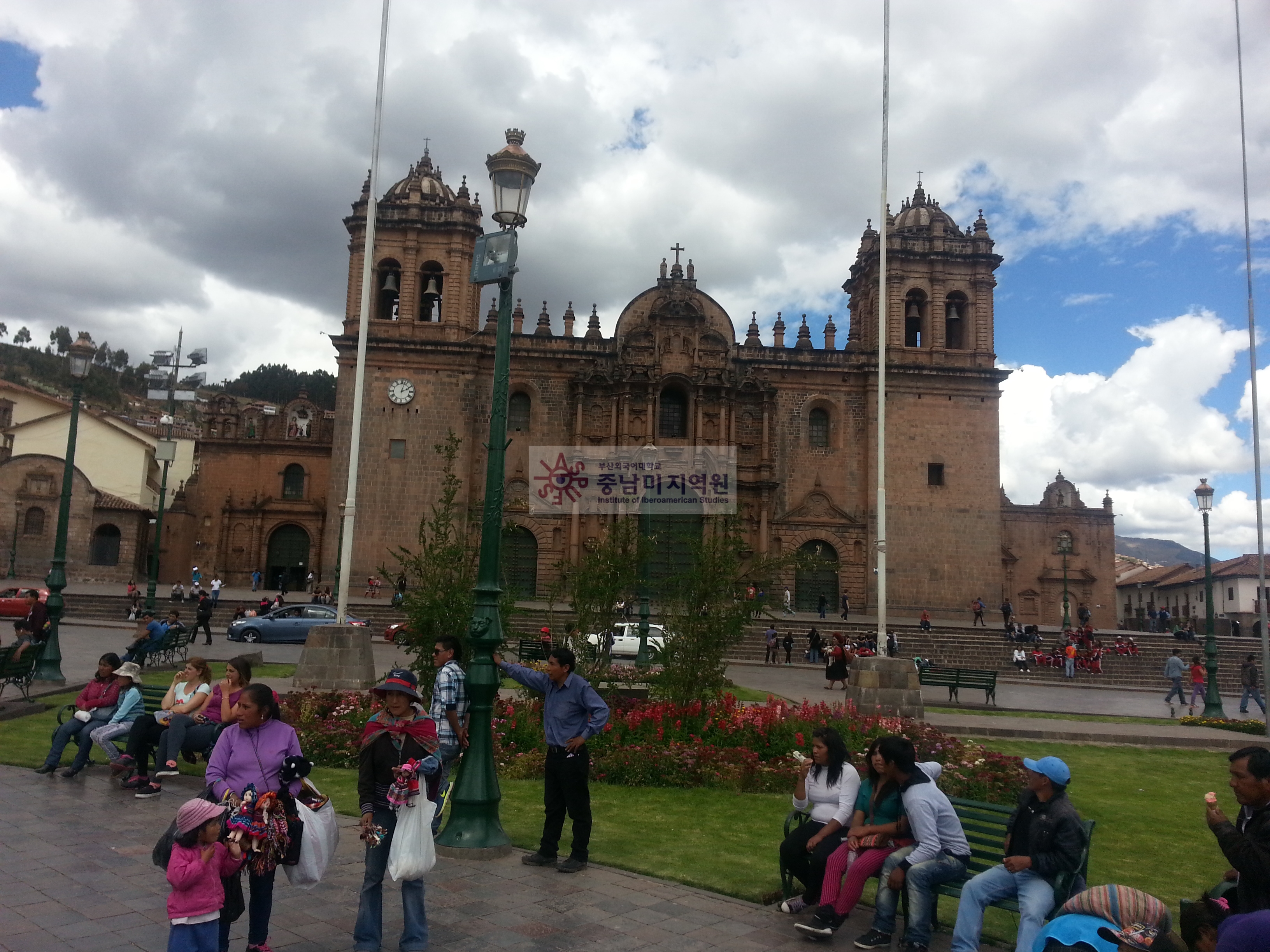 쿠스코 아르마스 광장에 있는 꼼빠니아 성당(Iglesia de la Compañía, Cu…