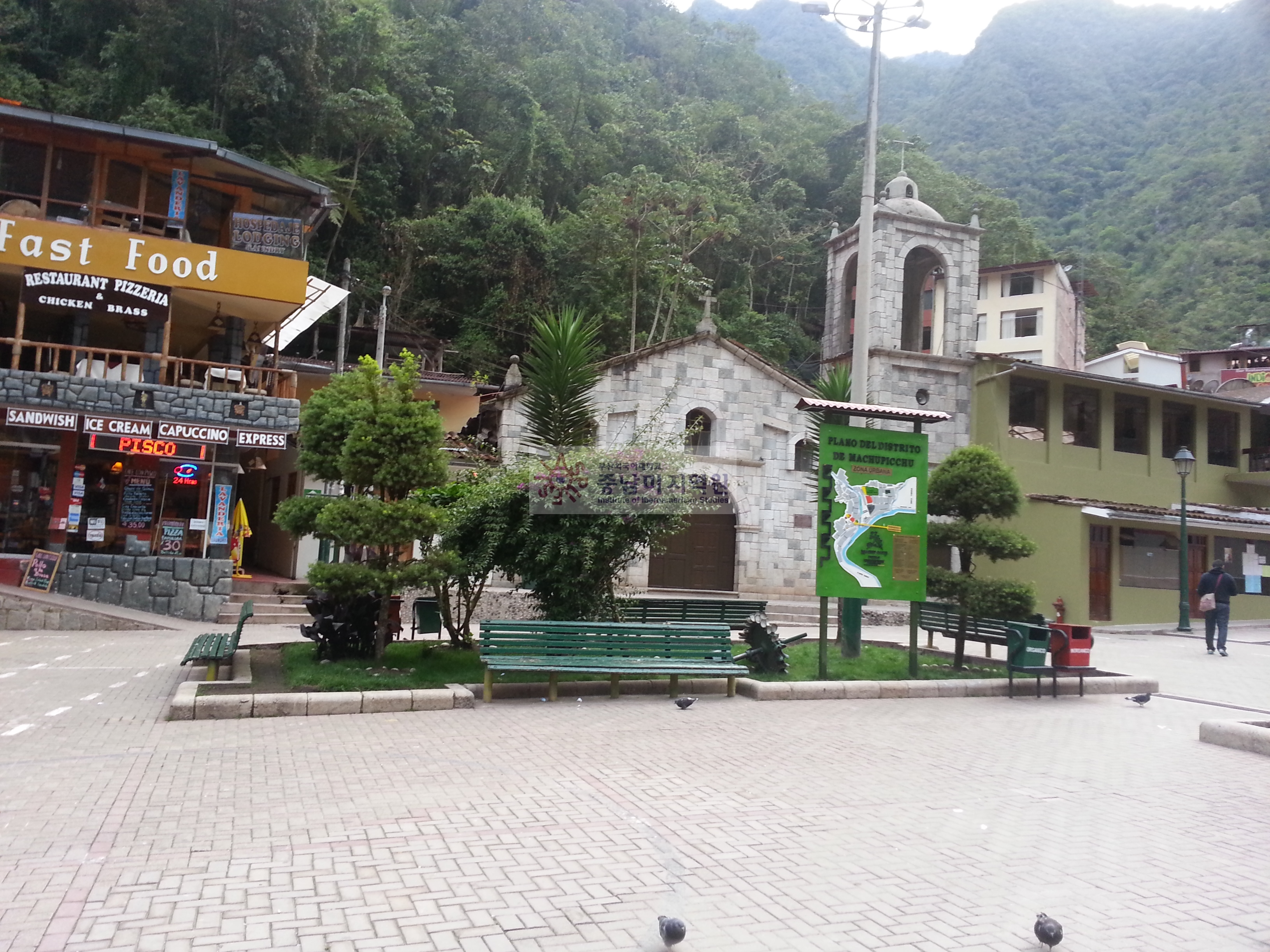 쿠스코 아구아스 깔리엔떼스(Aguas Calientes)의 망꼬 까빡 광장(La Plaza…