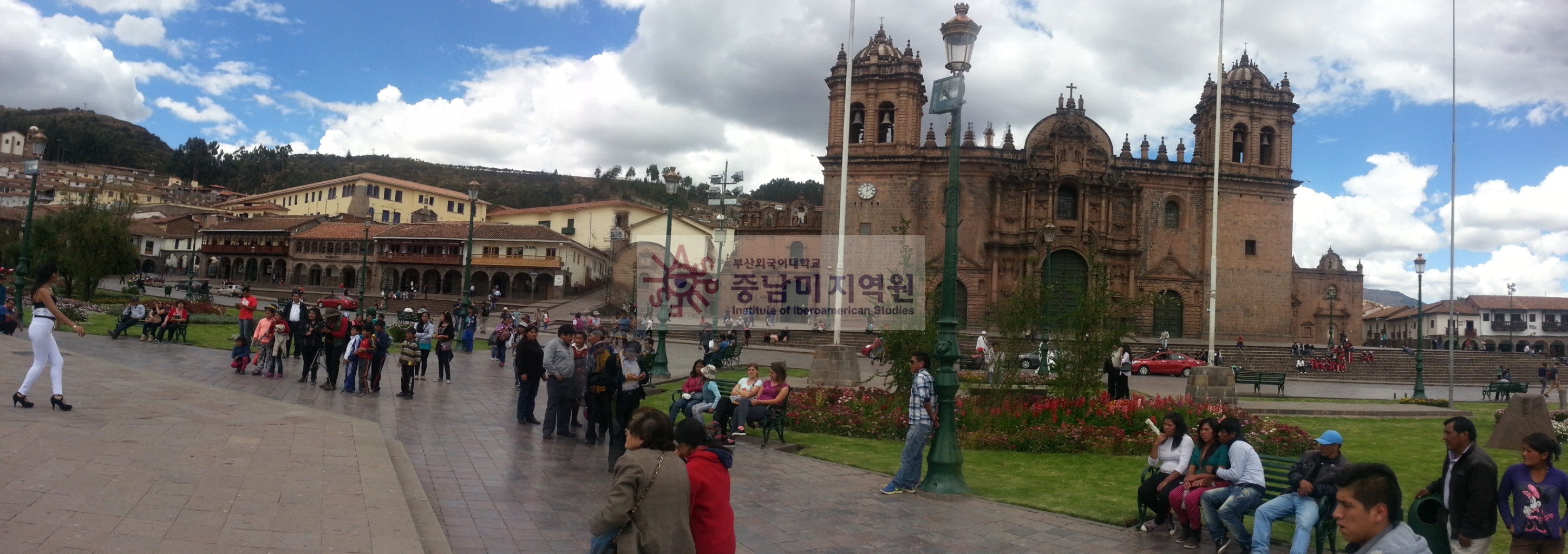 쿠스코 아르마스 광장에 있는 꼼빠니아 성당(Iglesia de la Compañía, Cu…