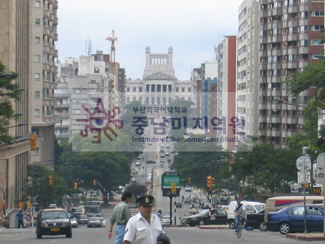 Calle de Lavalleja en Montevideo(라바예하 거리)